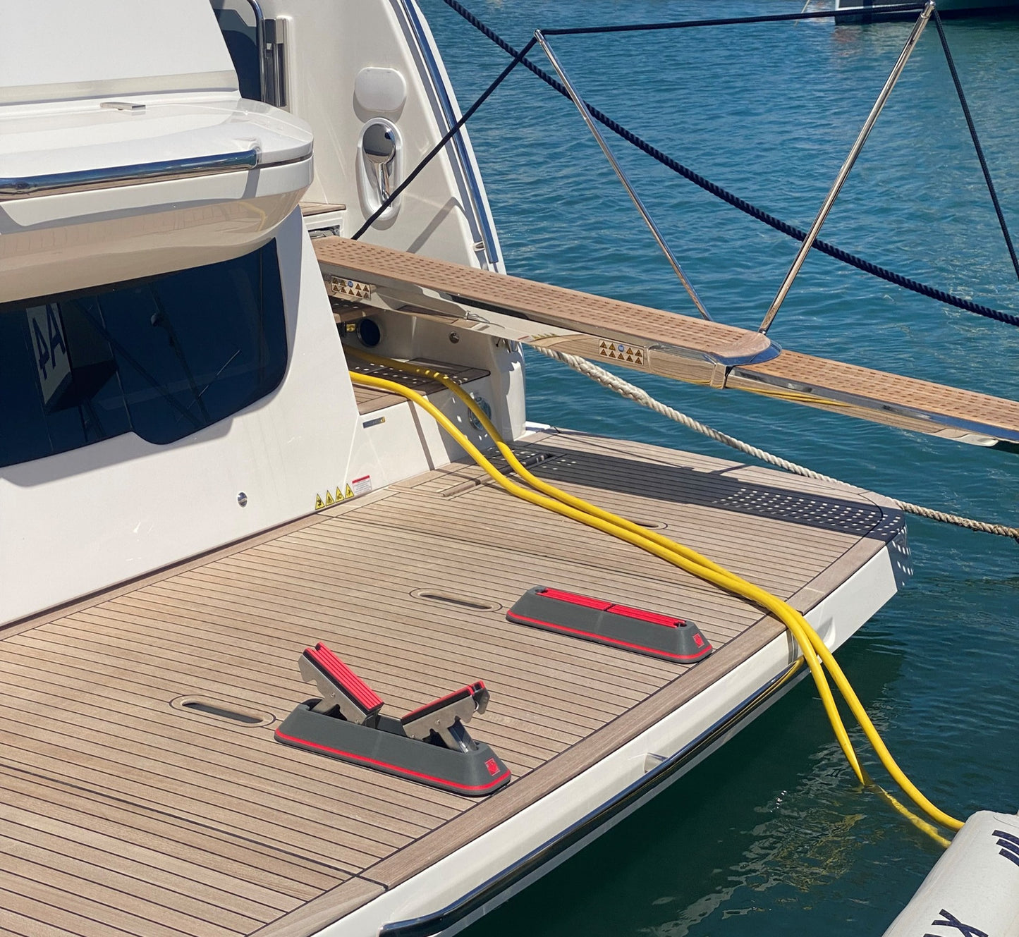 TENDER-REST Beibootauflagen, Top-Mounted-Version auf Badeplattform